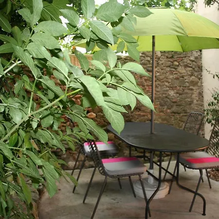 Trois Gites Au Pied De La Cite Feriehus *